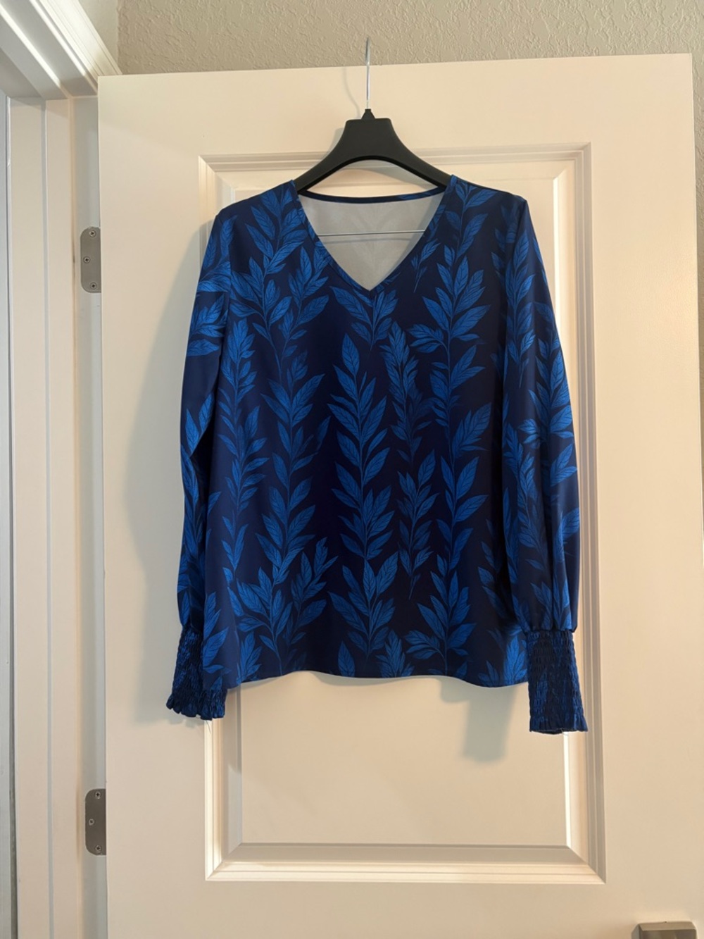 Temu size S long sleeve top blue and light blue.  Rouched sleeves at wrist